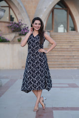 Timeless Charm: Black & White Sleeveless Cotton Dress
