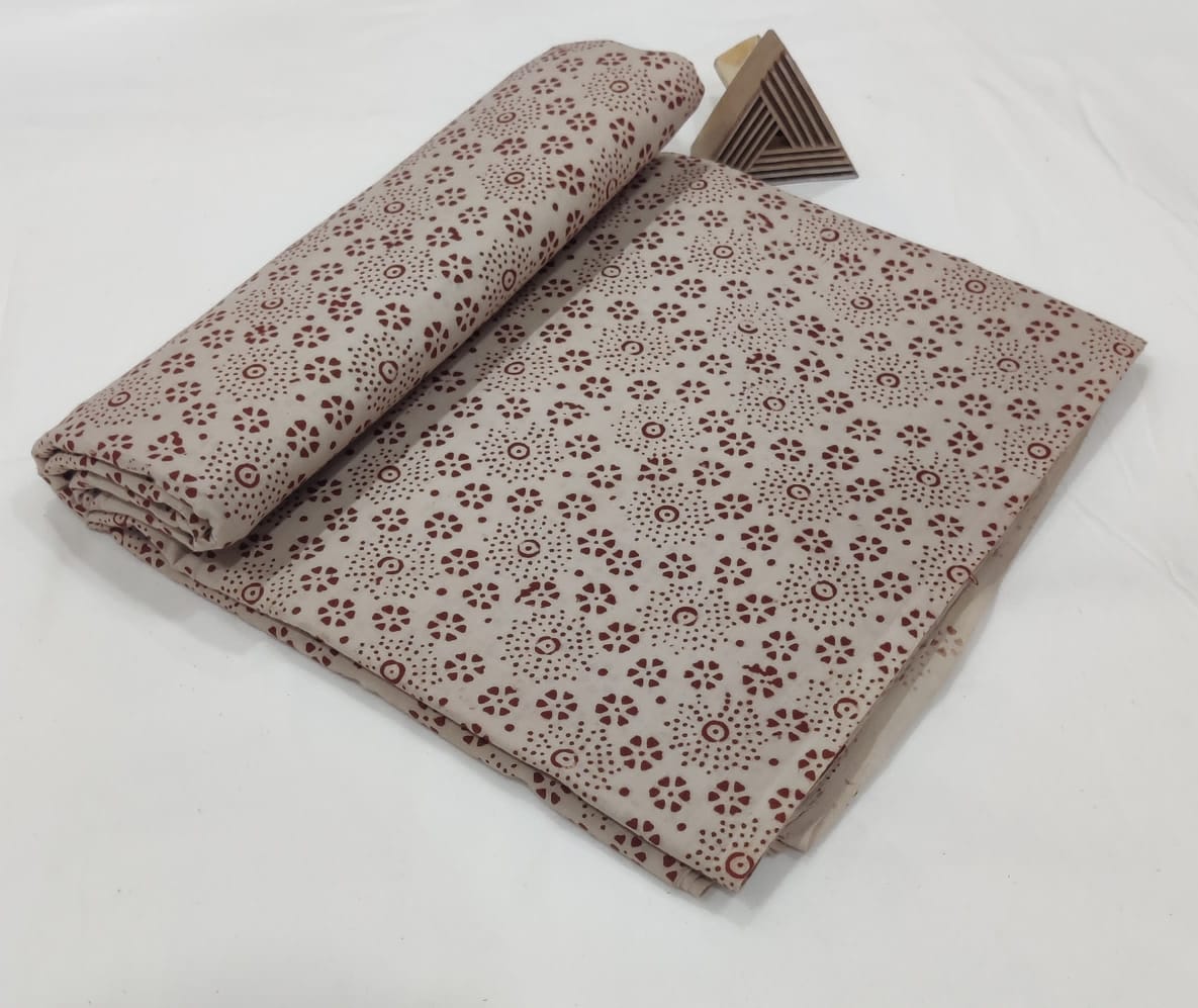 HAND BLOCK PRINTED COTTON FABRIC – TRADITIONAL RED GEOMETRIC LATTICE