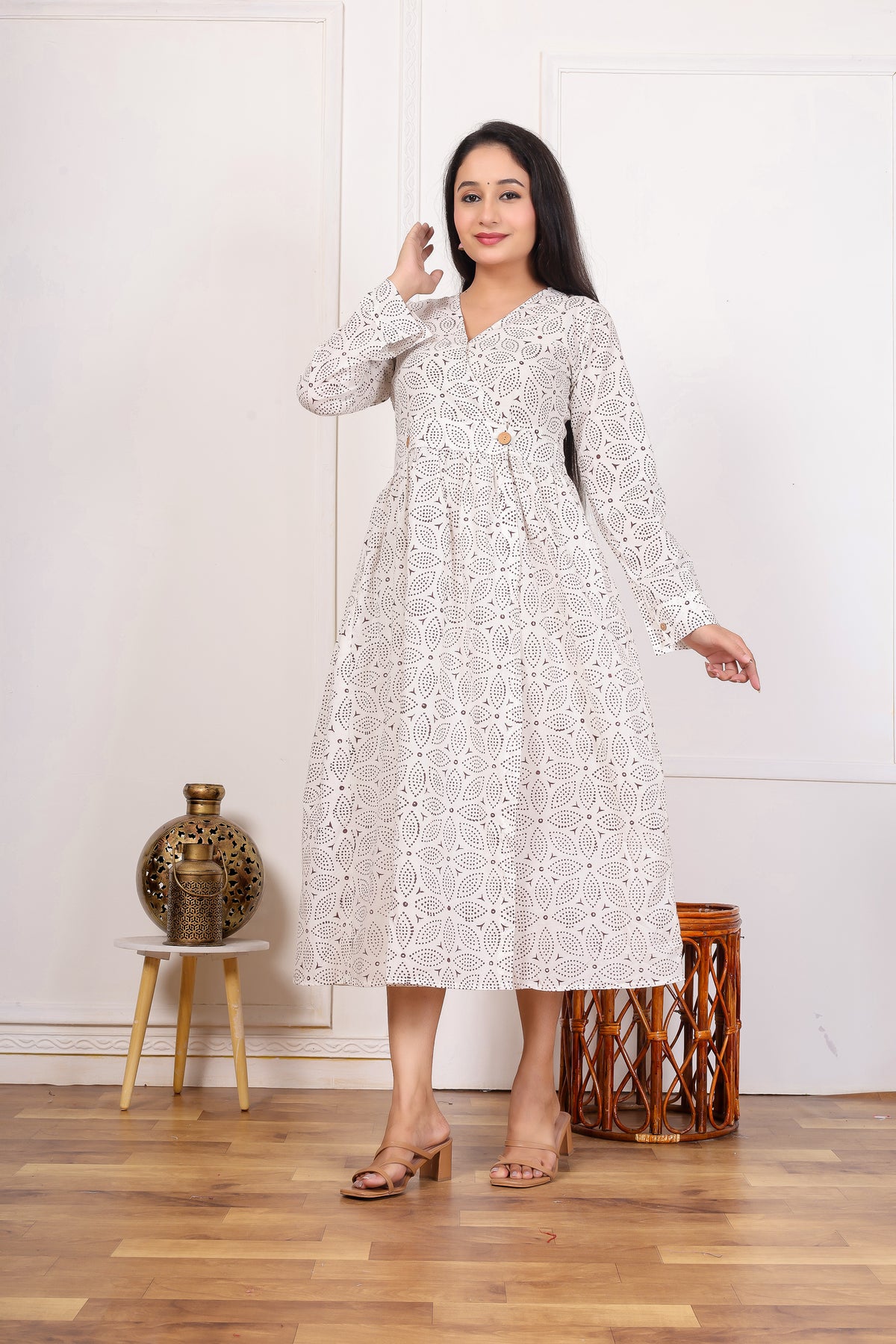 GRACEFUL WHITE EYELET DRESS – PERFECT FOR EVERY OCCASION