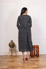 ELEGANT BLACK FLORAL MAXI DRESS