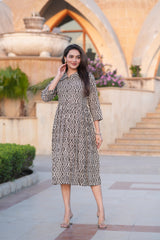 Women's Black & Beige Ethnic Print Knee-Length Dress with Collar
