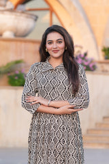 Women's Black & Beige Ethnic Print Knee-Length Dress with Collar