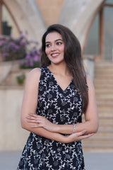 Timeless Charm: Black & White Sleeveless Cotton Dress