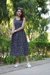 Trendy Black and White Spiral Print Dress – Comfortable and Stylish Casual Wear