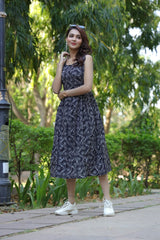 Trendy Black and White Spiral Print Dress – Comfortable and Stylish Casual Wear